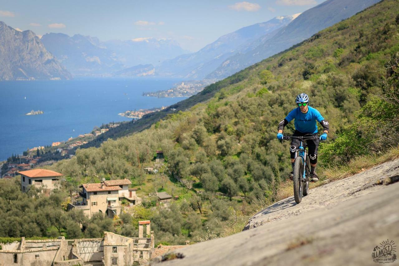 Hotel Monte Baldo เบรนโซเน ซูล การ์ดา ภายนอก รูปภาพ