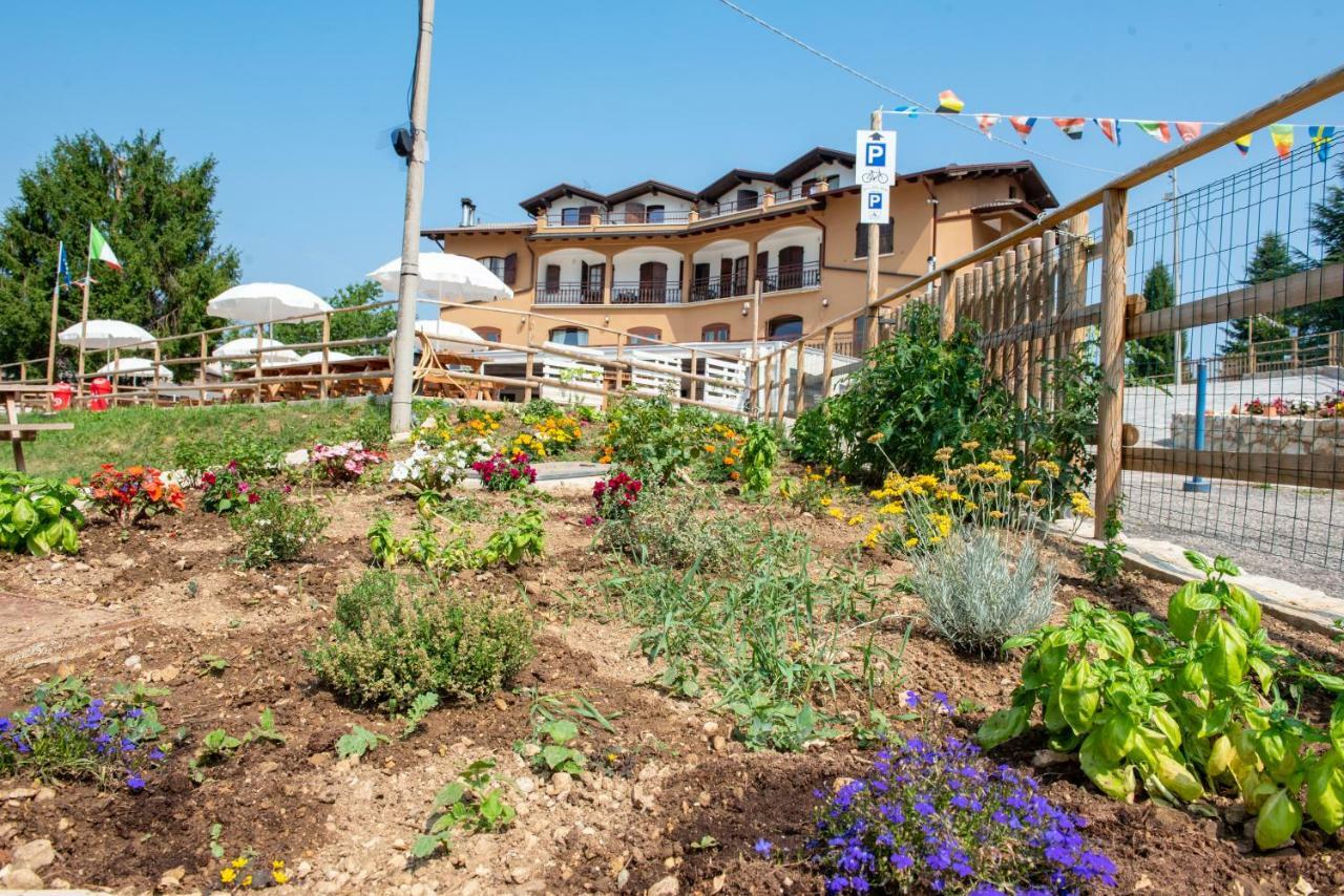 Hotel Monte Baldo เบรนโซเน ซูล การ์ดา ภายนอก รูปภาพ